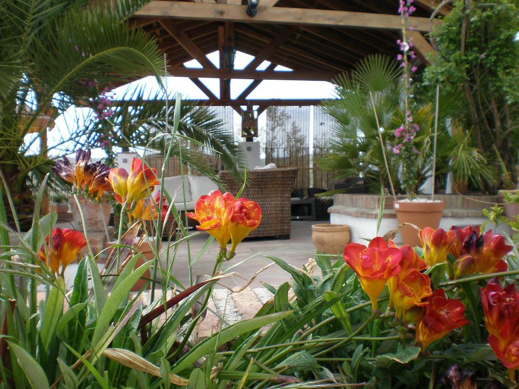 Cortijo La Haza Bed & Breakfast Iznajar Exterior photo