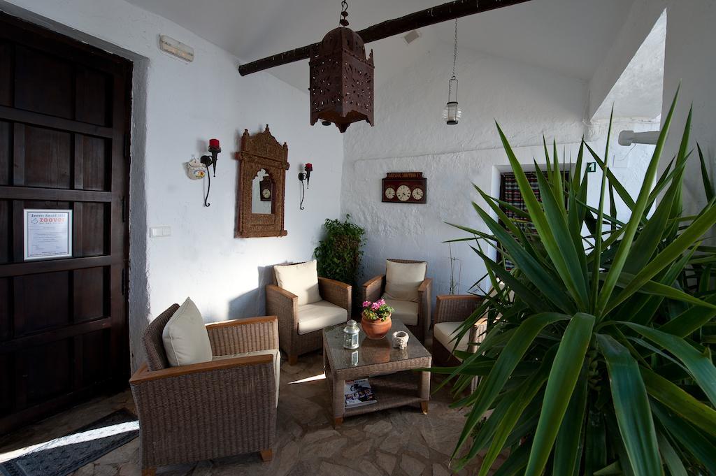 Cortijo La Haza Bed & Breakfast Iznajar Exterior photo